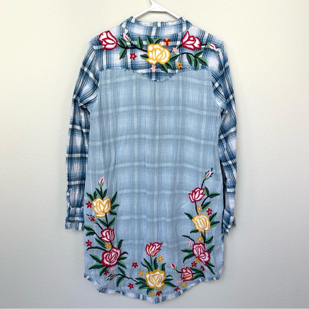 Kyla Seo Floral Embroidered Button Down Shirt L
